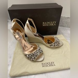 Badgley Mischka Barbara wedge open toed heel, ivory satin, size 8